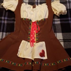 Leg Avenue beer maid Halloween costume